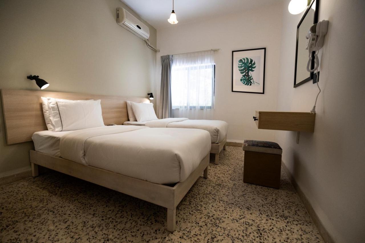 Julia'S Hotel Suites Амман Экстерьер фото
