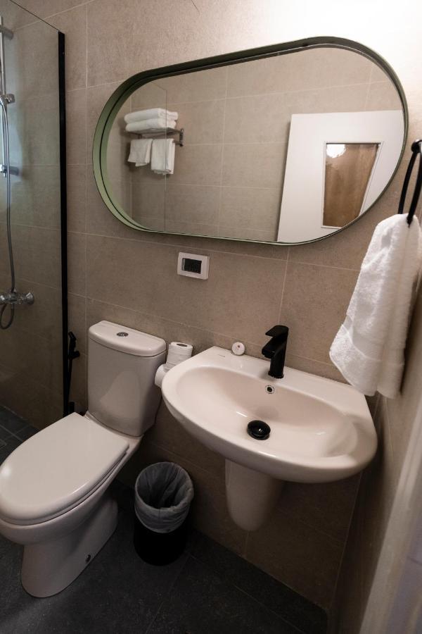 Julia'S Hotel Suites Амман Экстерьер фото